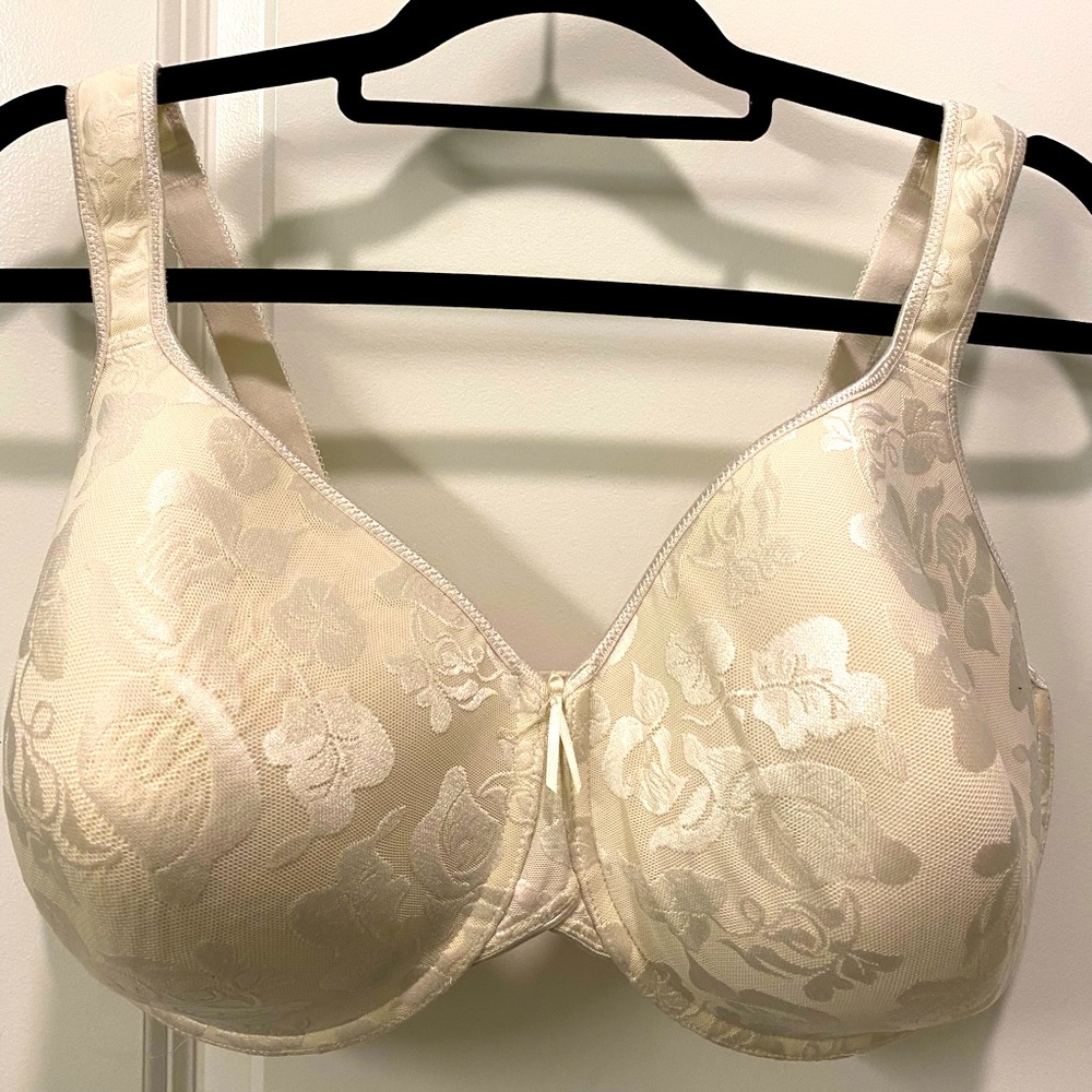 Wacoal. 40G. 3-hook closure